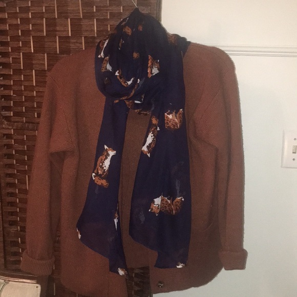 Navy Scarf with foxes - Picture 3 of 4
